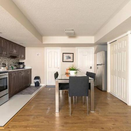 Self Check-In Spacious Apartment With Full Kitchen Ottawa Eksteriør bilde